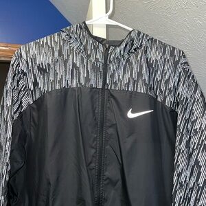 Men’s Nike Running Reflective Large Wind Breaker